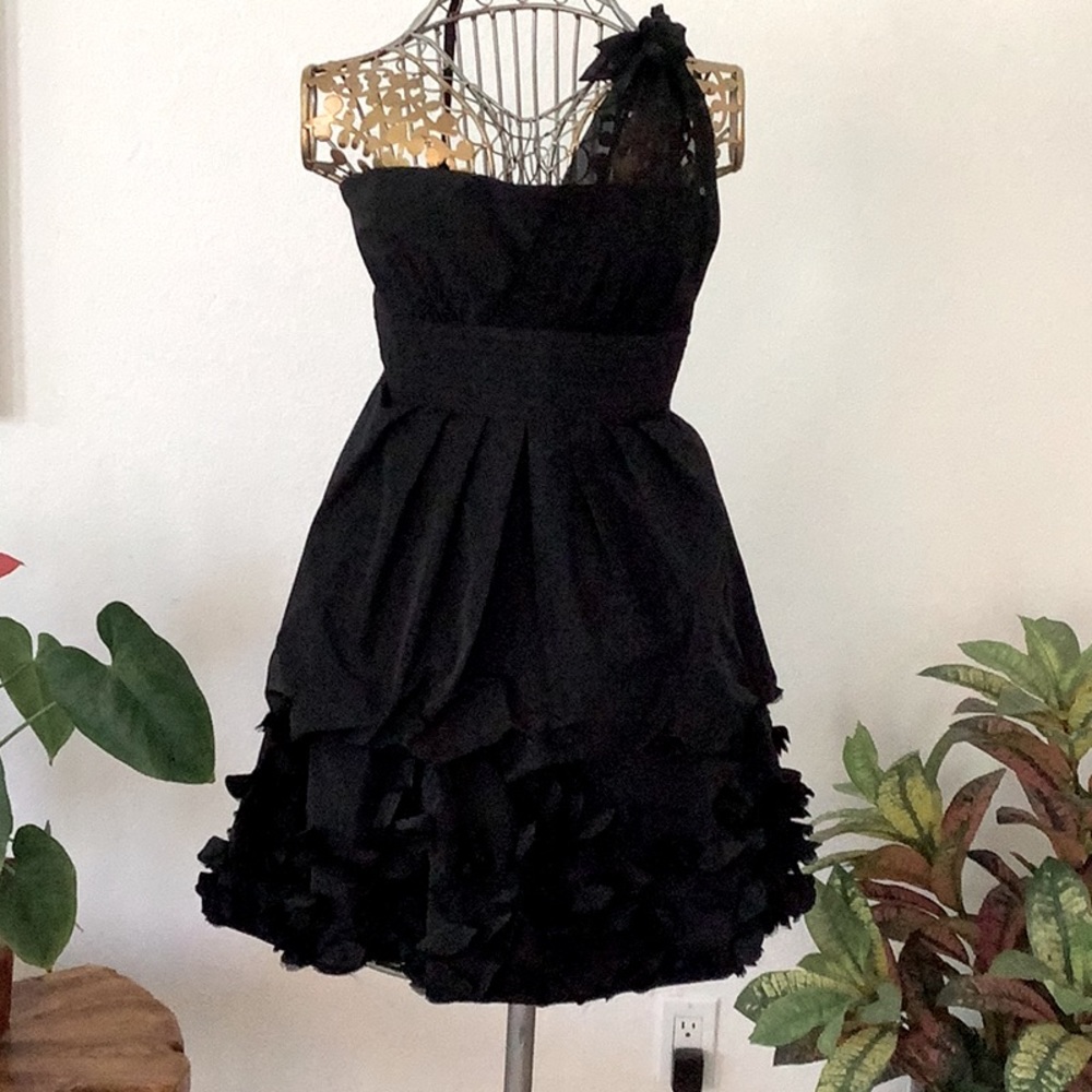BCBGMAXAZRIA PROM DRESS